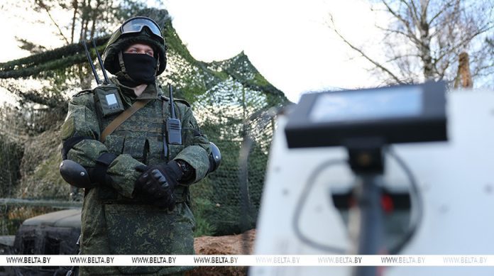 Хренин: на вооружение армии в этом году принято более 200 образцов вооружения и техники