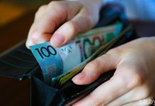 Белстат: средняя зарплата в Беларуси в октябре составила BYN 2758,6