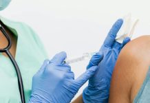 Можно ли делать прививки беременным, рассказала врач