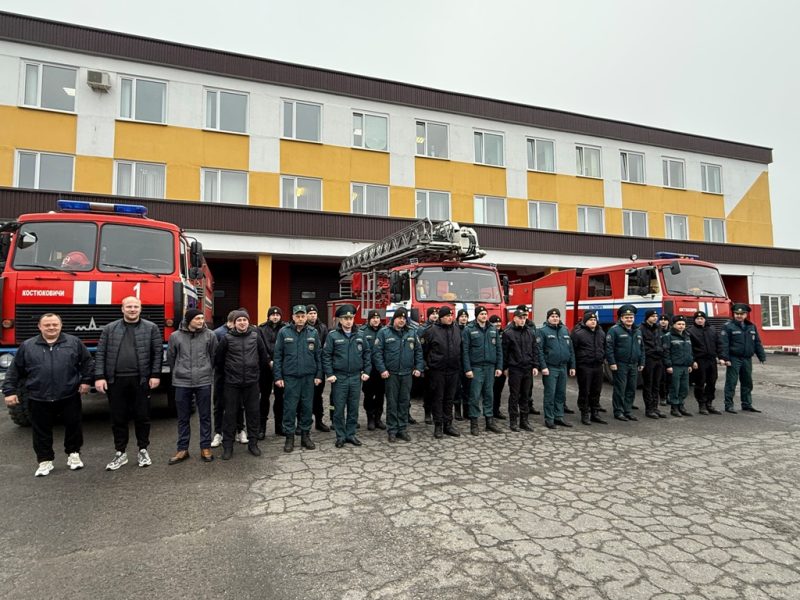 В торжественной обстановке в Костюковичском РОЧС проводили на пенсию Олега Якушева