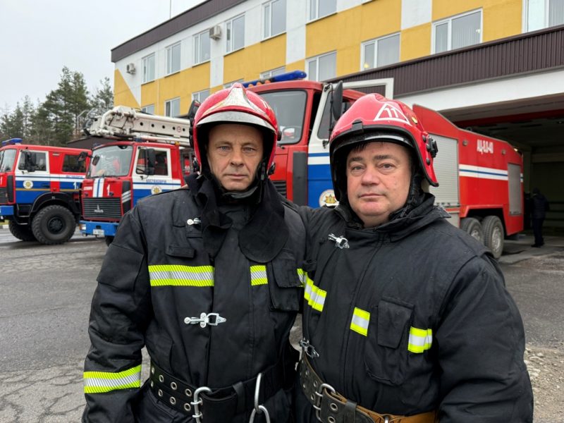 В торжественной обстановке в Костюковичском РОЧС проводили на пенсию Олега Якушева