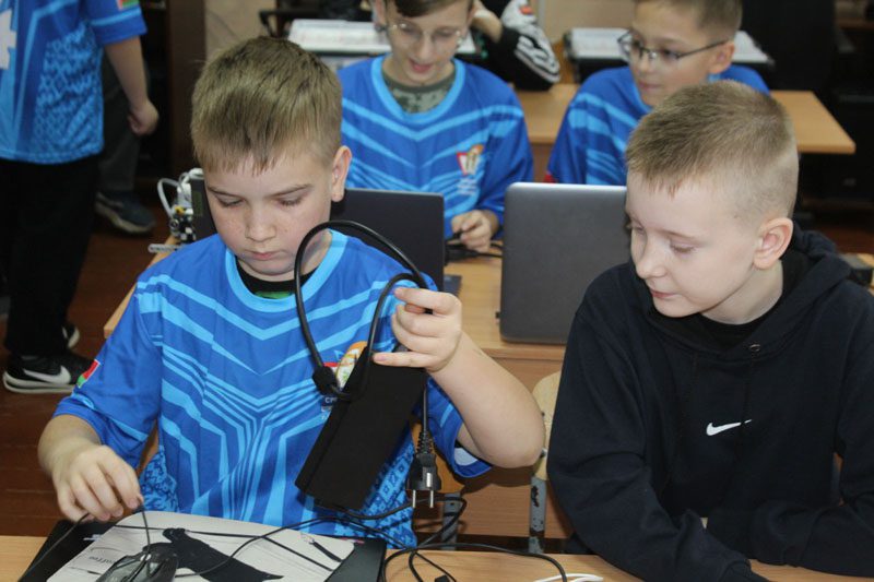 Будущее наступило! Межрайонный турнир по робототехнике приняли Костюковичи Будущее наступило! Межрайонный турнир по робототехнике приняли Костюковичи
