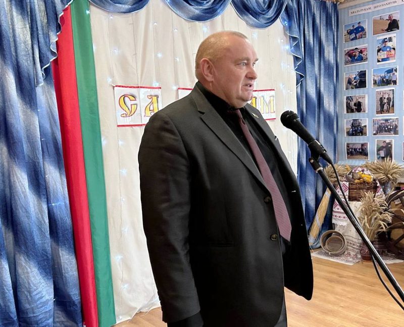 Торжества в честь тружеников села прошли в Новых Самотевичах и Белой Дуброве Торжества в честь тружеников села прошли в Новых Самотевичах и Белой Дуброве