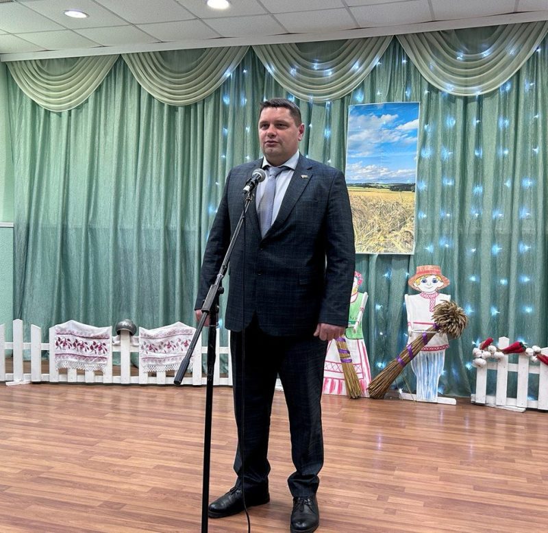 Торжества в честь тружеников села прошли в Новых Самотевичах и Белой Дуброве Торжества в честь тружеников села прошли в Новых Самотевичах и Белой Дуброве