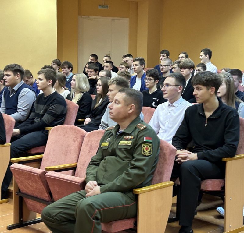 Как стать офицером. Костюковичских выпускников приглашают обучаться в Военной академии