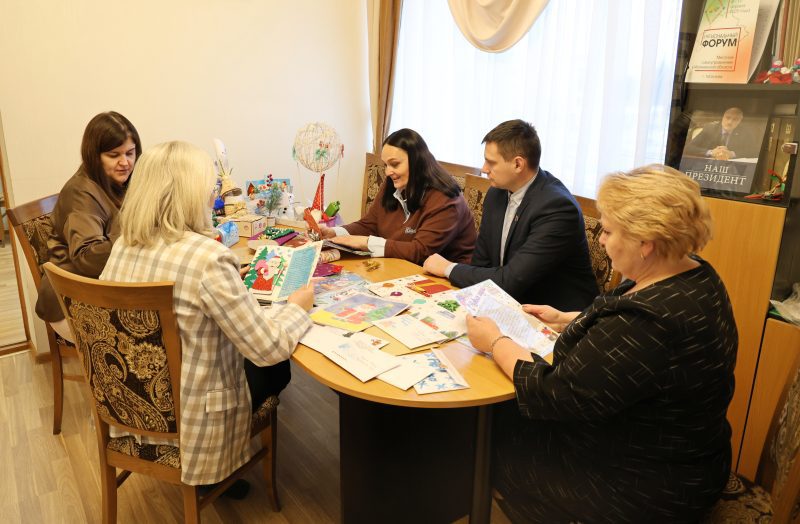 Кто из юных костюковчан написал лучшее письмо Деду Морозу