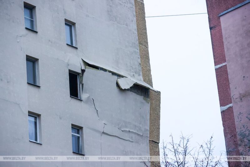 В Гомеле начали подготовку к демонтажу верхних этажей пострадавшего при ЧС подъезда дома