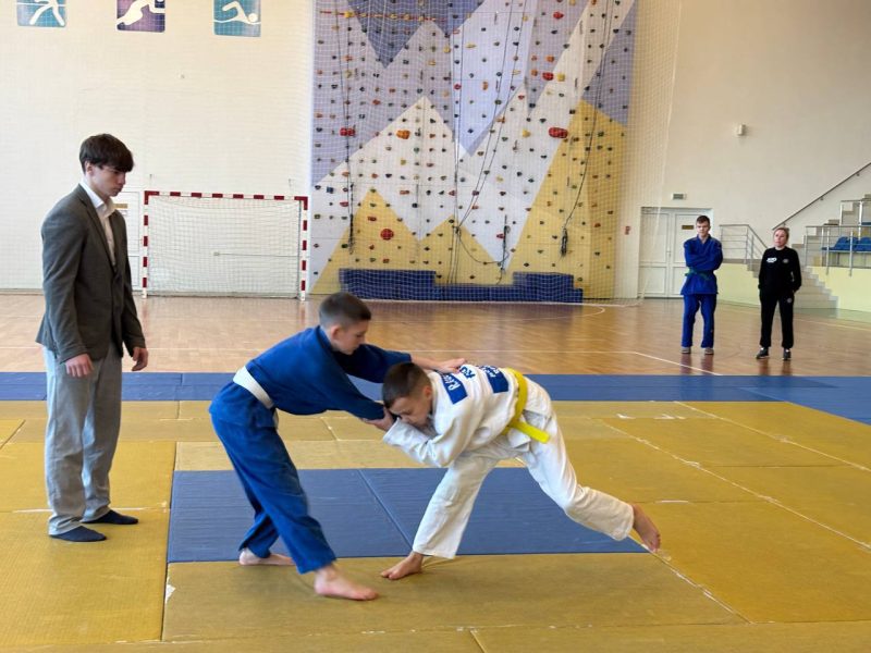 ФОТОФАКТ: Открытый Рождественский турнир по дзюдо среди юношей и девушек прошел в Костюковичах