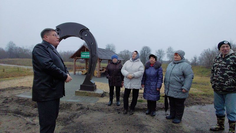 Подкова на счастье. На зоне отдыха "Липовый ручей" новое артукрашение