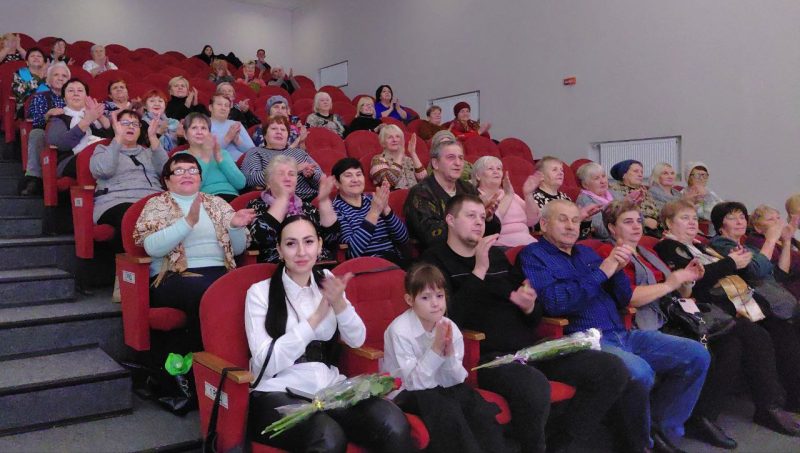 ФОТОФАКТ: Народный хор ветеранов труда отметил 45-ти летний юбилей на сцене РЦК