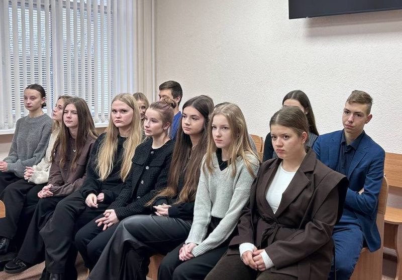 Костюковичские учащиеся познакомились с работой суда Костюковичские учащиеся познакомились с работой суда