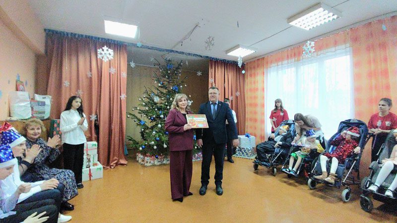 Благотворительный утренник, в рамках акции "Наши дети" прошел в Костюковичском ЦКРОиР