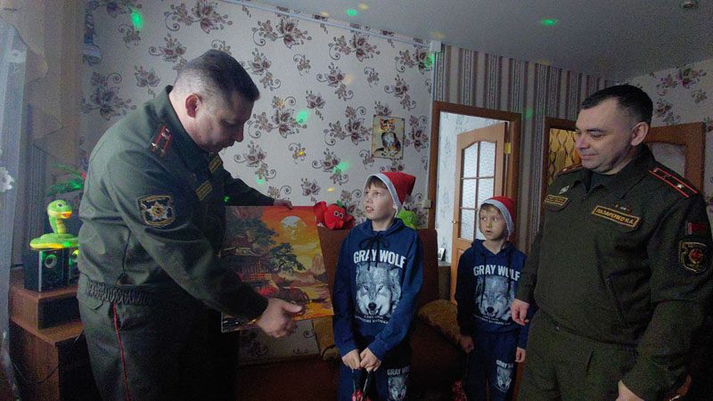 Солдатская доброта "Наши дети". Как 336-я бригада ВЧ 12180 радует детей  в преддверии праздников
