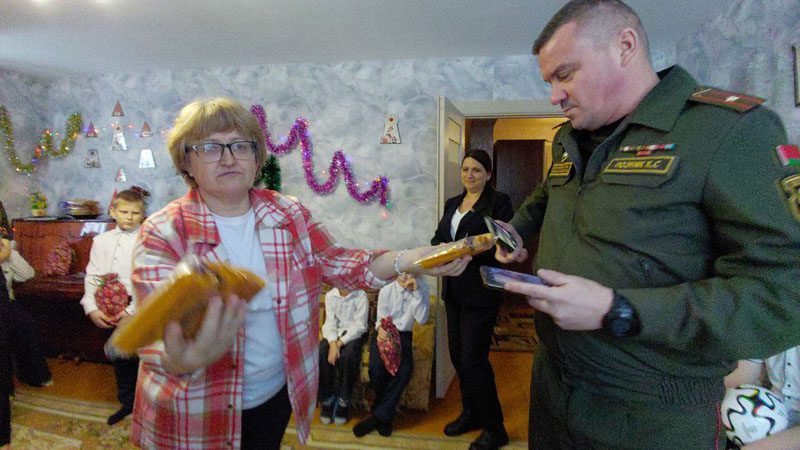 Солдатская доброта "Наши дети". Как 336-я бригада ВЧ 12180 радует детей  в преддверии праздников