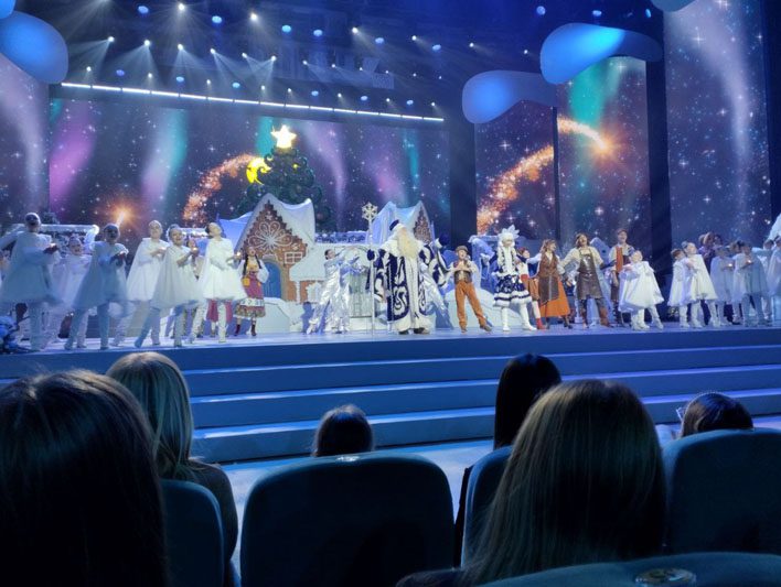 Юная костюковчанка Ангелина Михальченко побывала на главной елке страны