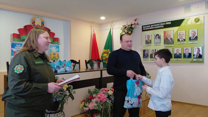 Профсоюзная организация Костюковичского лесхоза подвела итоги предновогоднего конкурса и отметила лучшие семьи