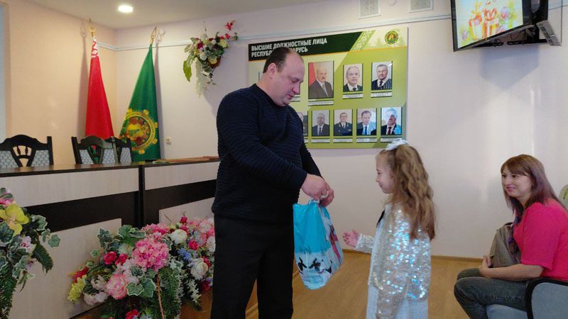 Профсоюзная организация Костюковичского лесхоза подвела итоги предновогоднего конкурса и отметила лучшие семьи