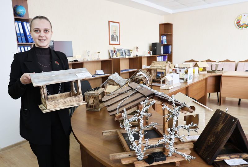 Как позаботились о птицах костюковичские гимназисты