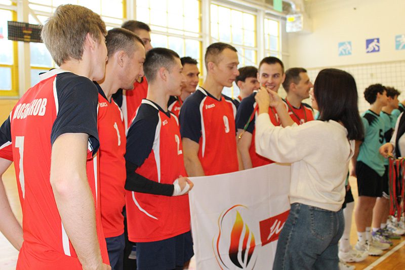 Мы узнали, кто стал победителем Рождественского турнира по волейболу среди любительских команд