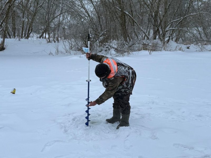Костюковичские спасатели отправились в рейд по местам зимней рыбалки