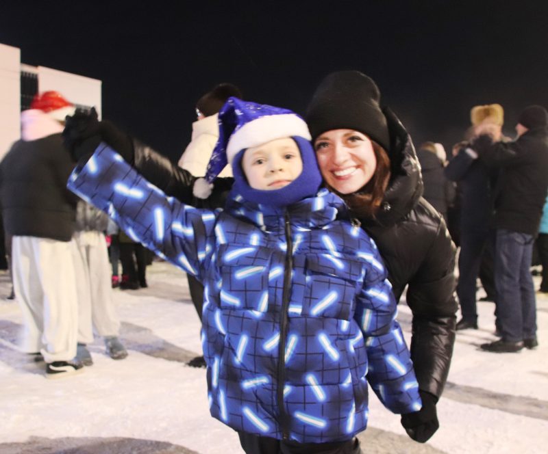 ФОТОФАКТ: Костюковчане встретили Новый 2026 год