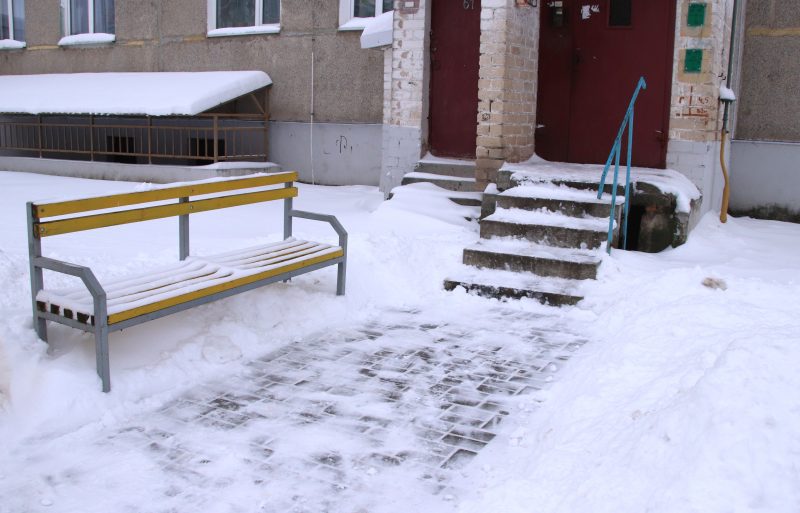 ФОТОФАКТ: Костюковичи не сдаются снежной стихии