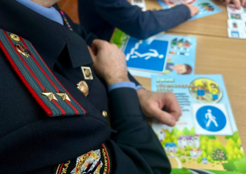 ГАИ напоминает школьникам правила зимней прогулки: учимся вместе весело и безопасно