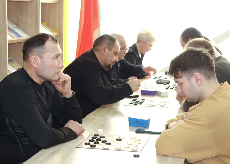 Кто стал победителем районных соревнований по быстрым шашкам