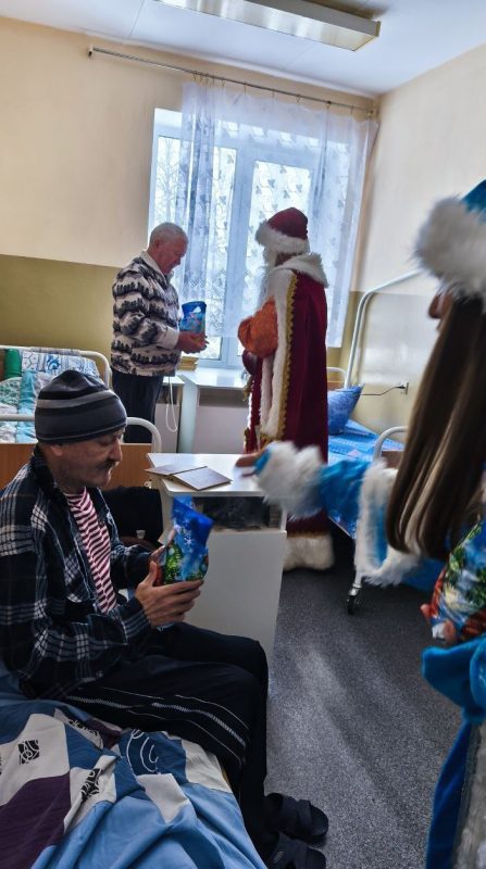 Молодые заводчане приняли участие в акции "От всей души"