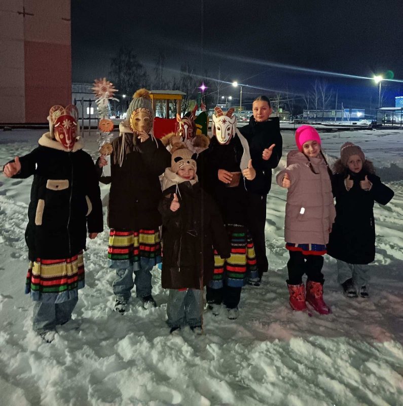 Веселые колядки прошли в студии "ШАР"