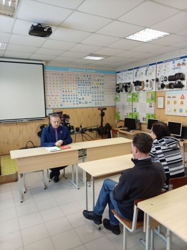 Делегаты VII Всебелорусского народного собрания встретились с трудовыми коллективами