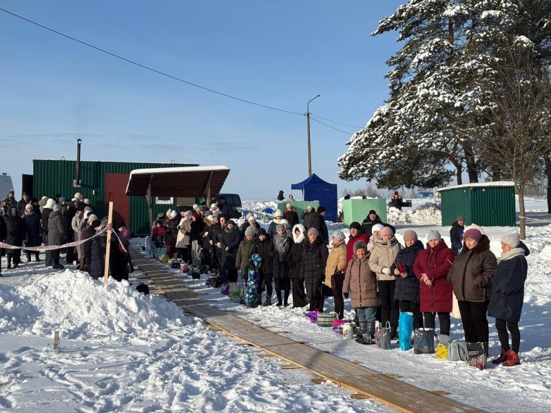 Мороза не боятся! Православные костюковчане отметили Крещение Господне