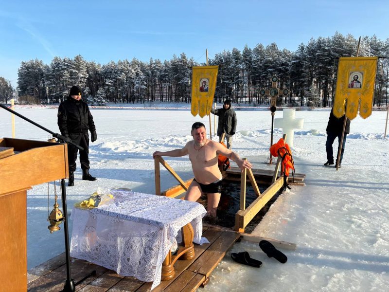 Мороза не боятся! Православные костюковчане отметили Крещение Господне