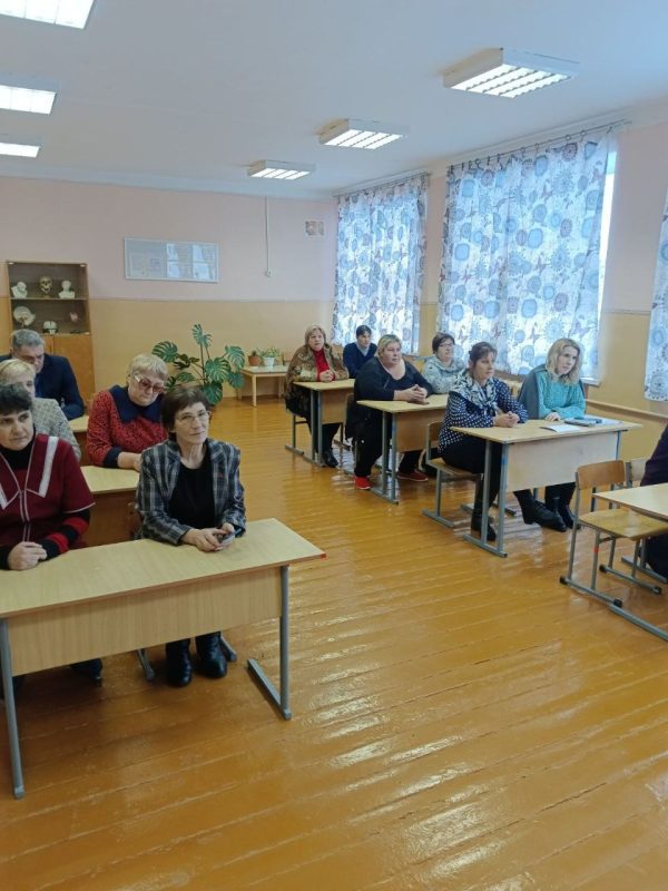 Делегаты Всебелорусского народного собрания проводят встречи с трудовыми коллективами