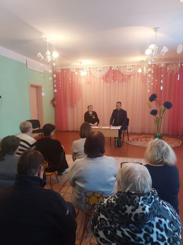 Делегаты Всебелорусского народного собрания проводят встречи с трудовыми коллективами