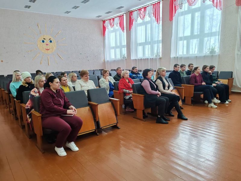 Делегаты Всебелорусского народного собрания проводят встречи с трудовыми коллективами