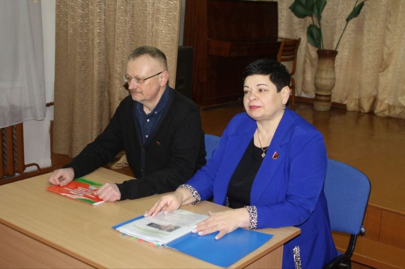 Валентина Дадалева встретилась с работниками центра детского творчества