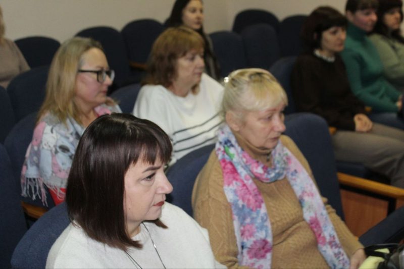 Валентина Дадалева встретилась с работниками центра детского творчества