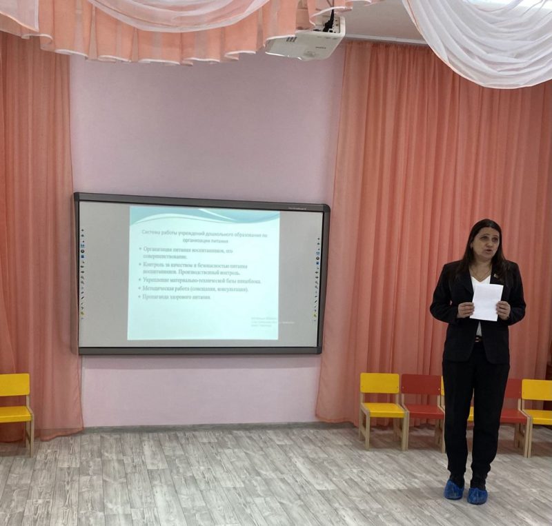 Семинар-практикум по вопросам питания дошкольников прошел в Костюковичах