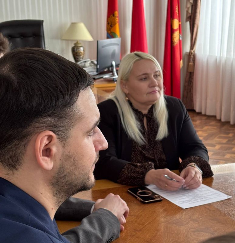 Глава Костюковичского района Наталья Осмоловская встретилась с молодыми педагогами