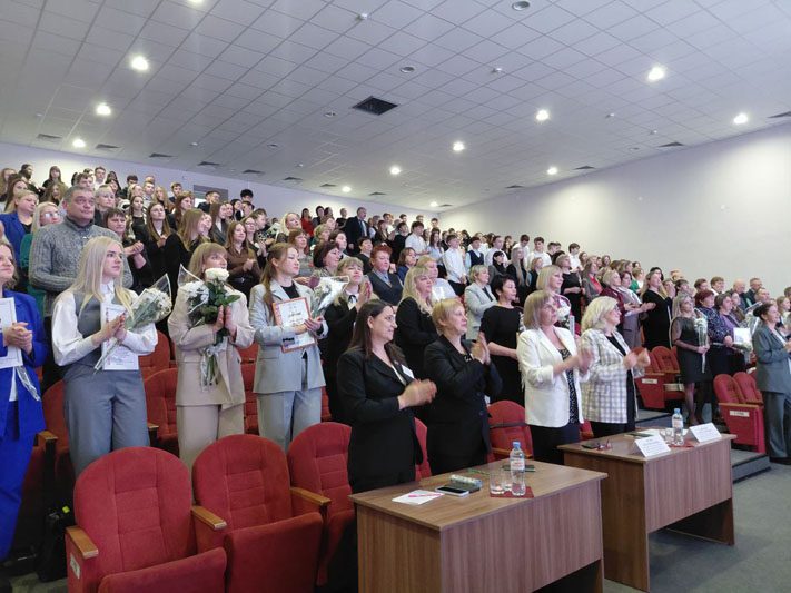 Конкурс "Учитель года" стартовал с районного этапа 23 января в РЦК города Костюковичи