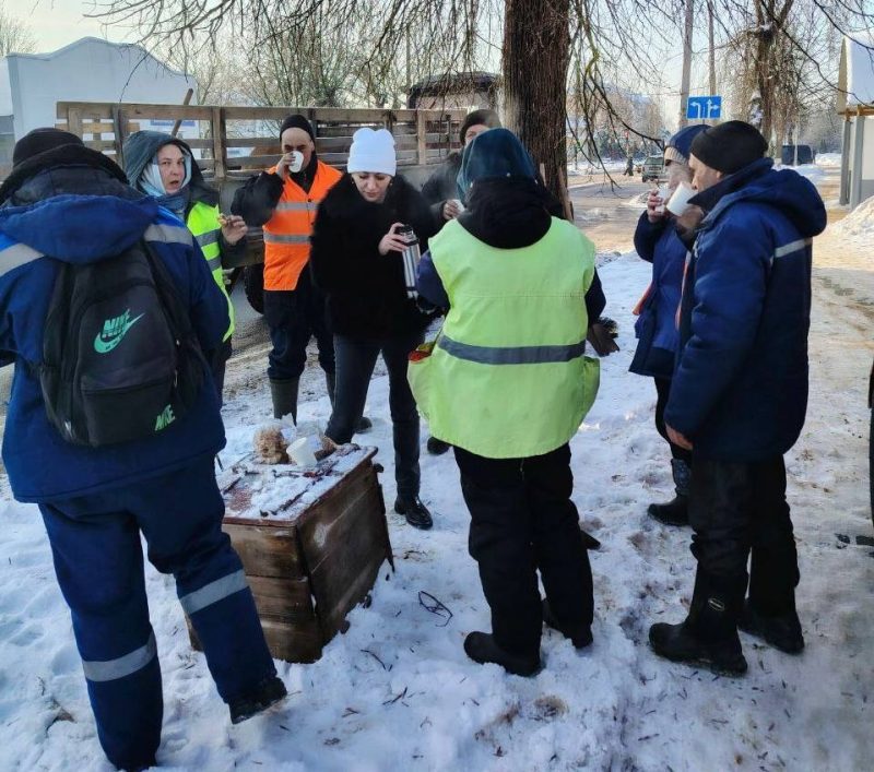 "Согрей теплом": Как профсоюзная организация Костюковичского жилкоммунхоза заботится о своих сотрудниках во время сильных морозов