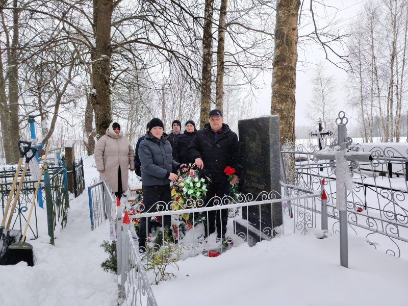 Почтили память Олега Свиридова - человека, чье имя с гордостью носит пионерская дружина Белодубровской средней школы