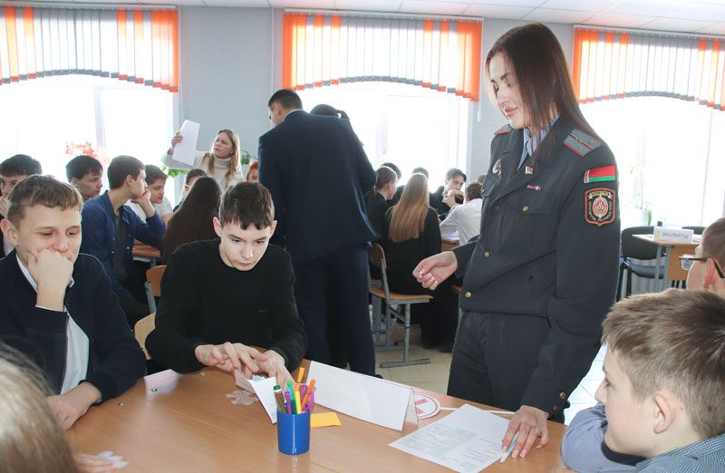 Антинаркотическая акция "Будущее без зависимости: твой выбор сегодня" прошла в Костюковичах