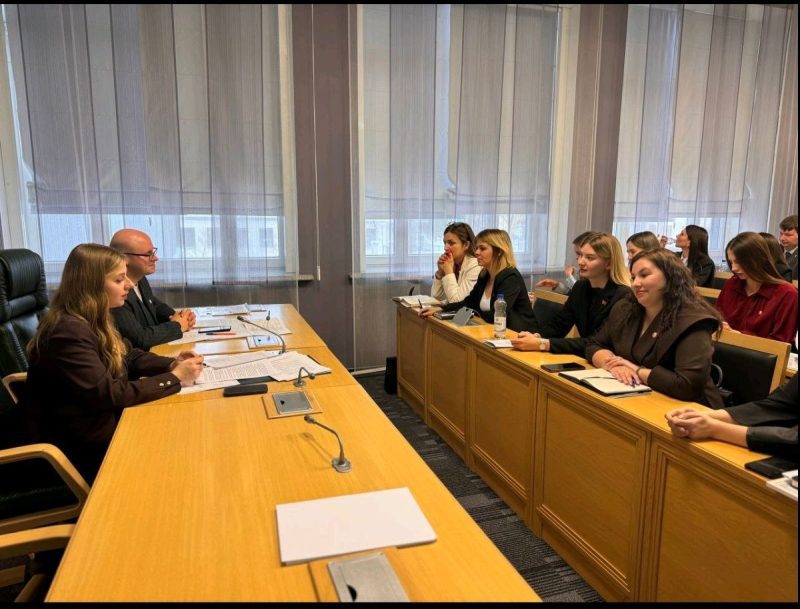 В Совете Республики состоялось очередное заседание Молодежного совета. В нем приняли участие и костюковчане