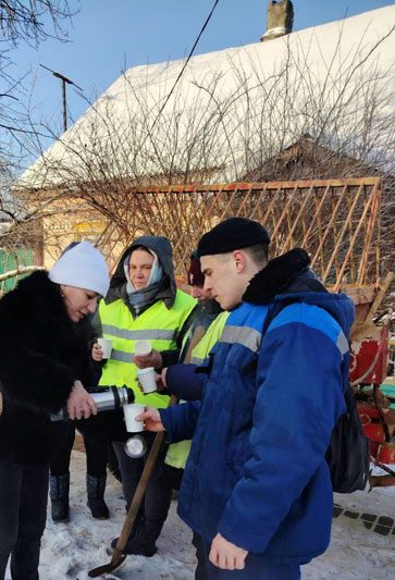 Поддержка коммунальников в морозы: на Могилёвщине продолжается профсоюзная акция “Согрей теплом”