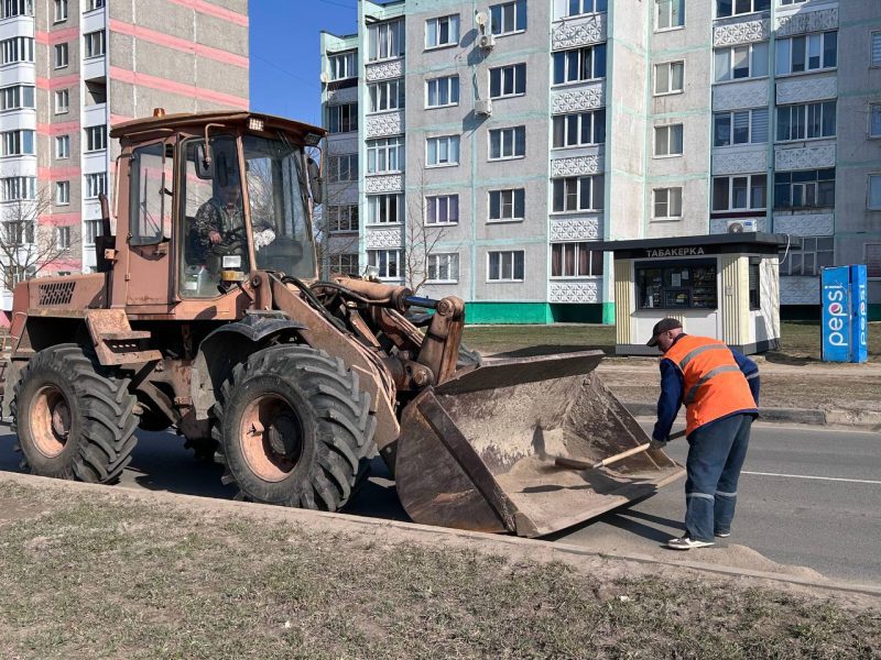 ФОТОФАКТ: в Костюковичах прошел районный субботник