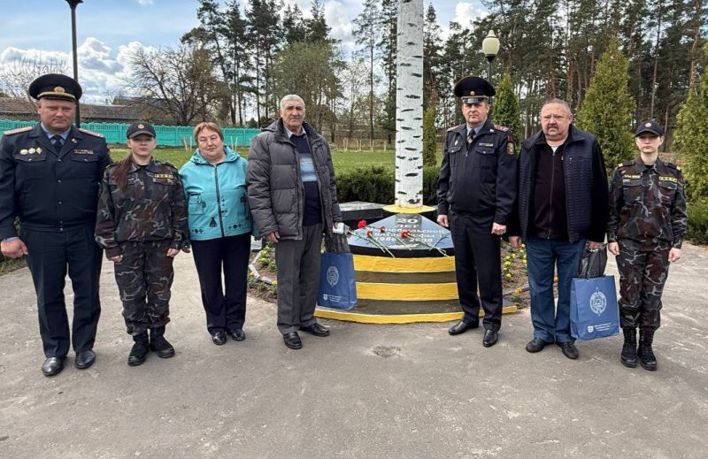 Память и честь: сотрудники ОВД почтили ликвидаторов Чернобыльской аварии