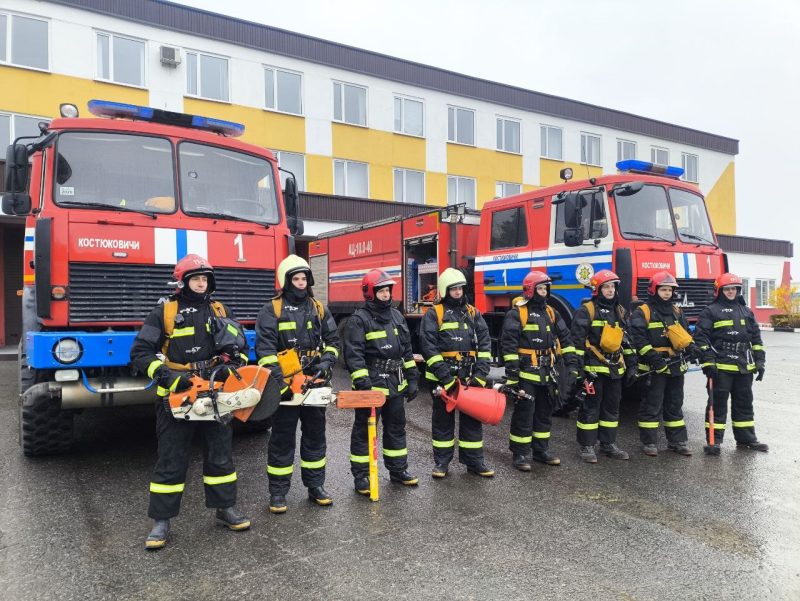 Эстафета памяти: спасатели Костюковичей почтили героев Чернобыля