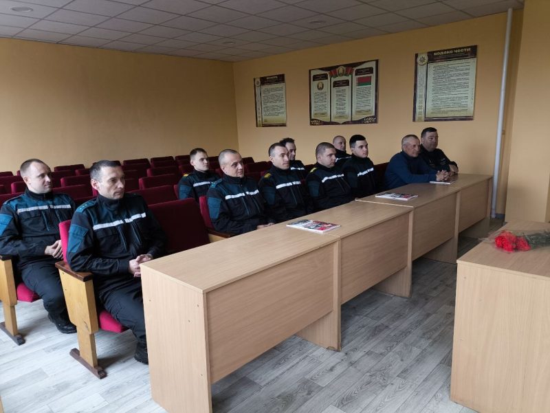 Эстафета памяти: спасатели Костюковичей почтили героев Чернобыля